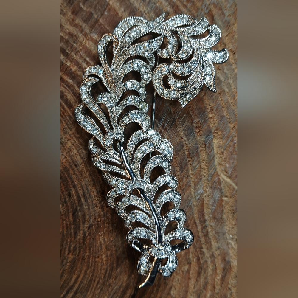 Kenneth J Lane AVON Silver Feather Plume Rhinestone Brooch Pin